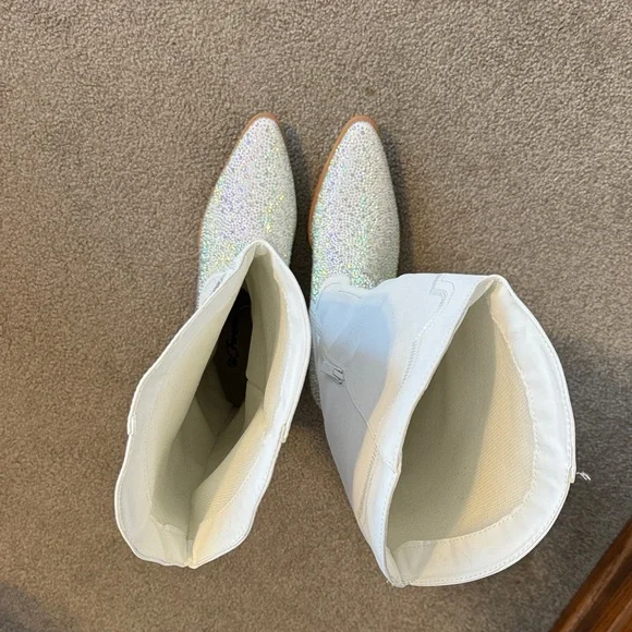 Yours forever White and Silver Embellished Women's Cowboy Boots - Picture 2 of 8